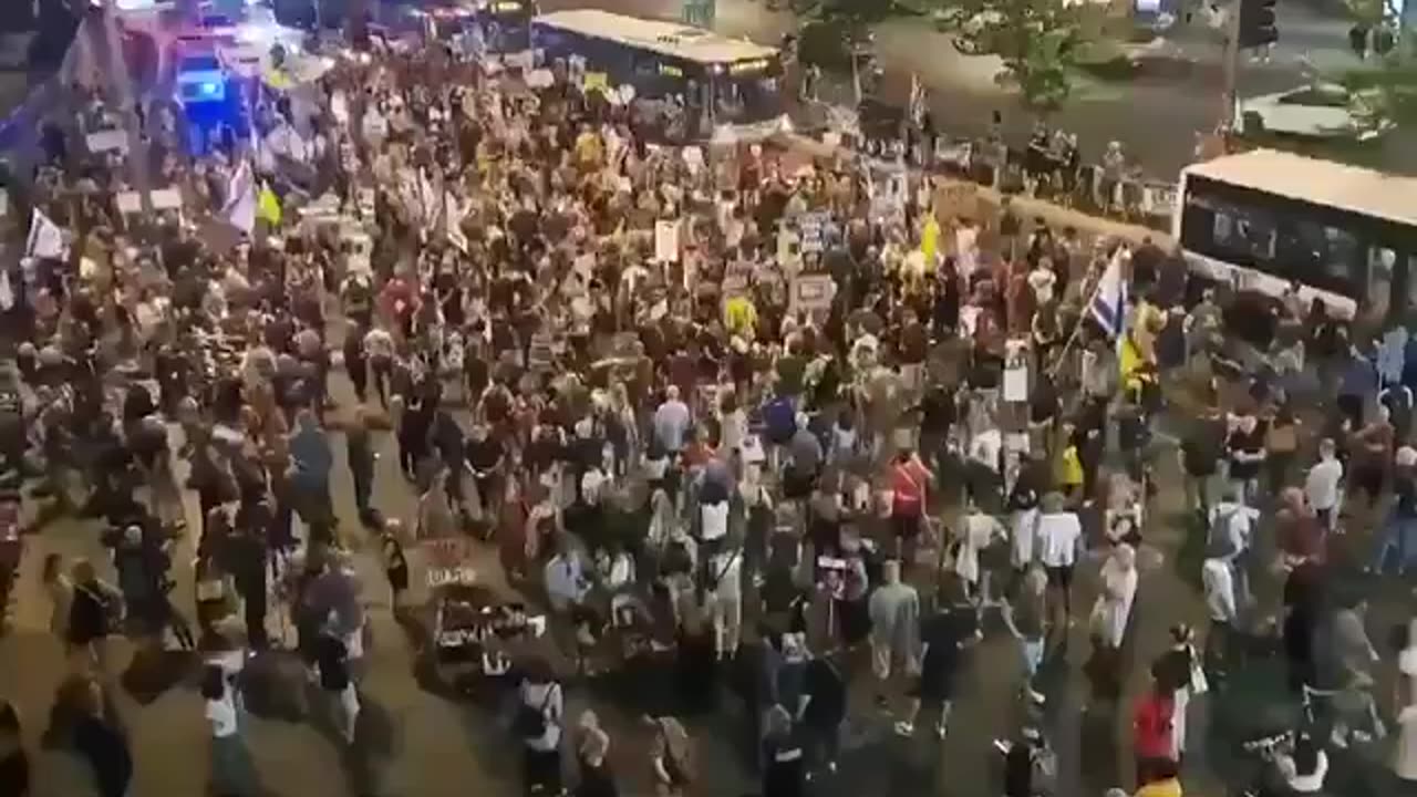 ⚡️🇮🇱JUST IN: A massive demonstration by israelis has begun in Tel Aviv