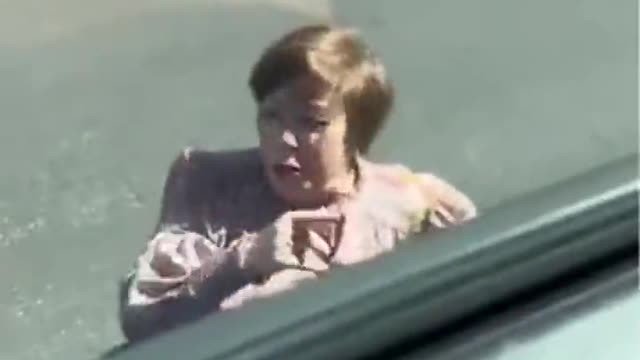 An Oscar for this lady!