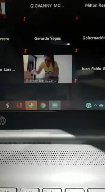 Video: En sesión virtual de la Asamblea, Secretario de ambiente del Tolima se depiló la espalda