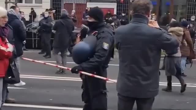 Zeitgeschichte Polizei aus Frankfurt am Main (15.01.2022)