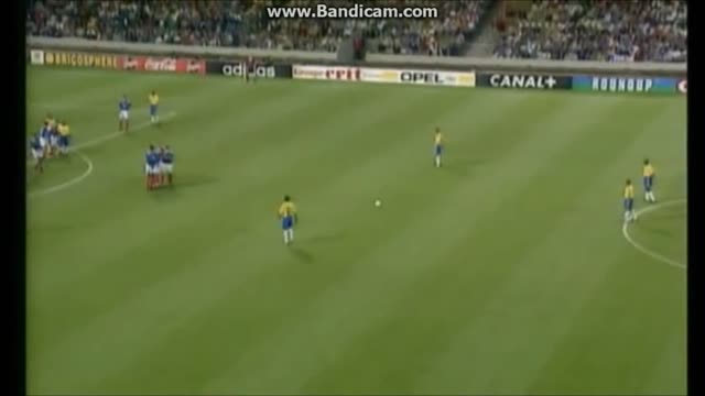 Roberto Carlos Unbelievable Free Kick Goal