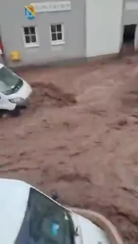 FLOOD DUE TO RAINFALL IN KIRN OF RHINELAND-PALATINATE, GERMANY.mp4