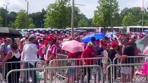 Trump's Charlotte Rally: Just a BIT Larger Than Kamala's High School Gymnasium 🎪👥