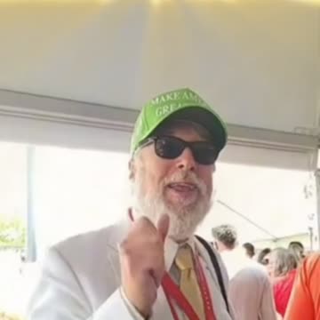 EDWARD X YOUNG(bearded💚man)🇺🇲✊🏼 CENTRAL CASTING