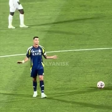 Ronaldo disrespects his teammates by indicating that they're "Asleep".