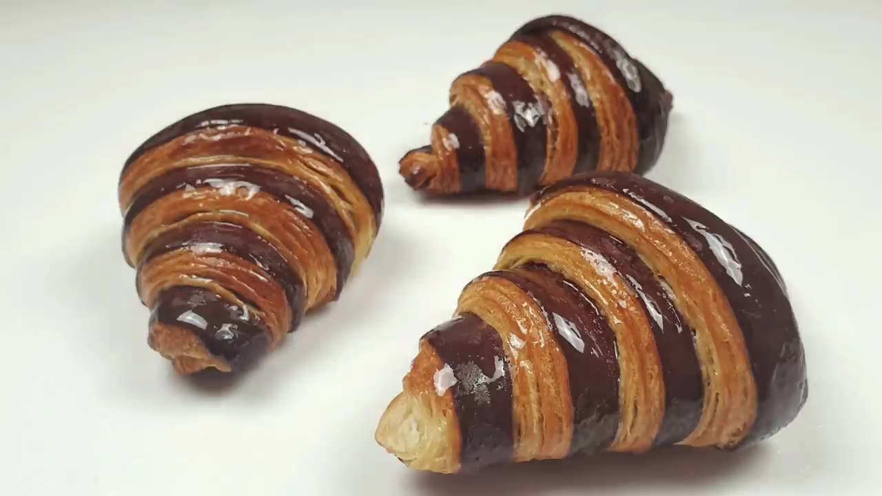 Chocolate croissant recipe