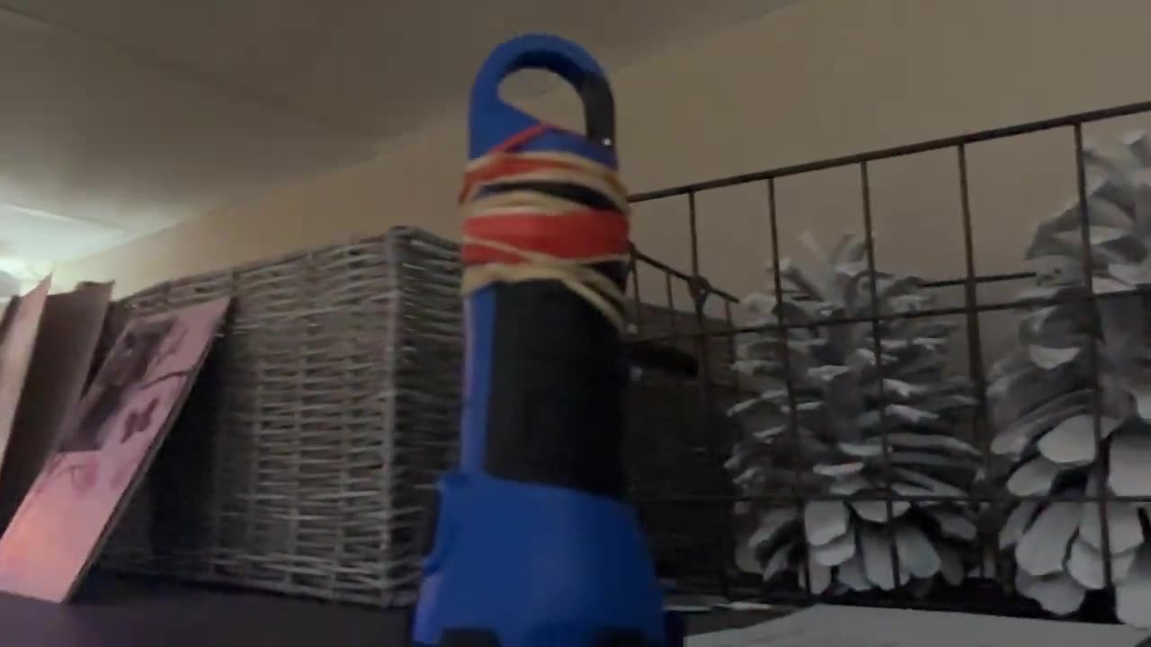 It's a flashlight thingy (16_9)