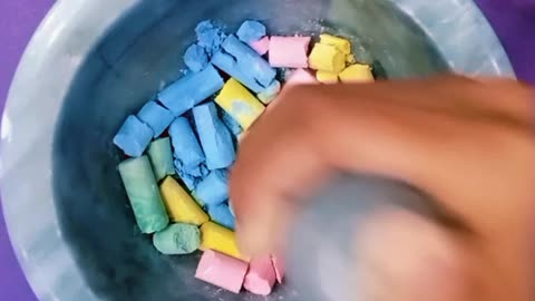 Satisfying Crushing Chalk, Crushing Asmr ✅💥🖍💯