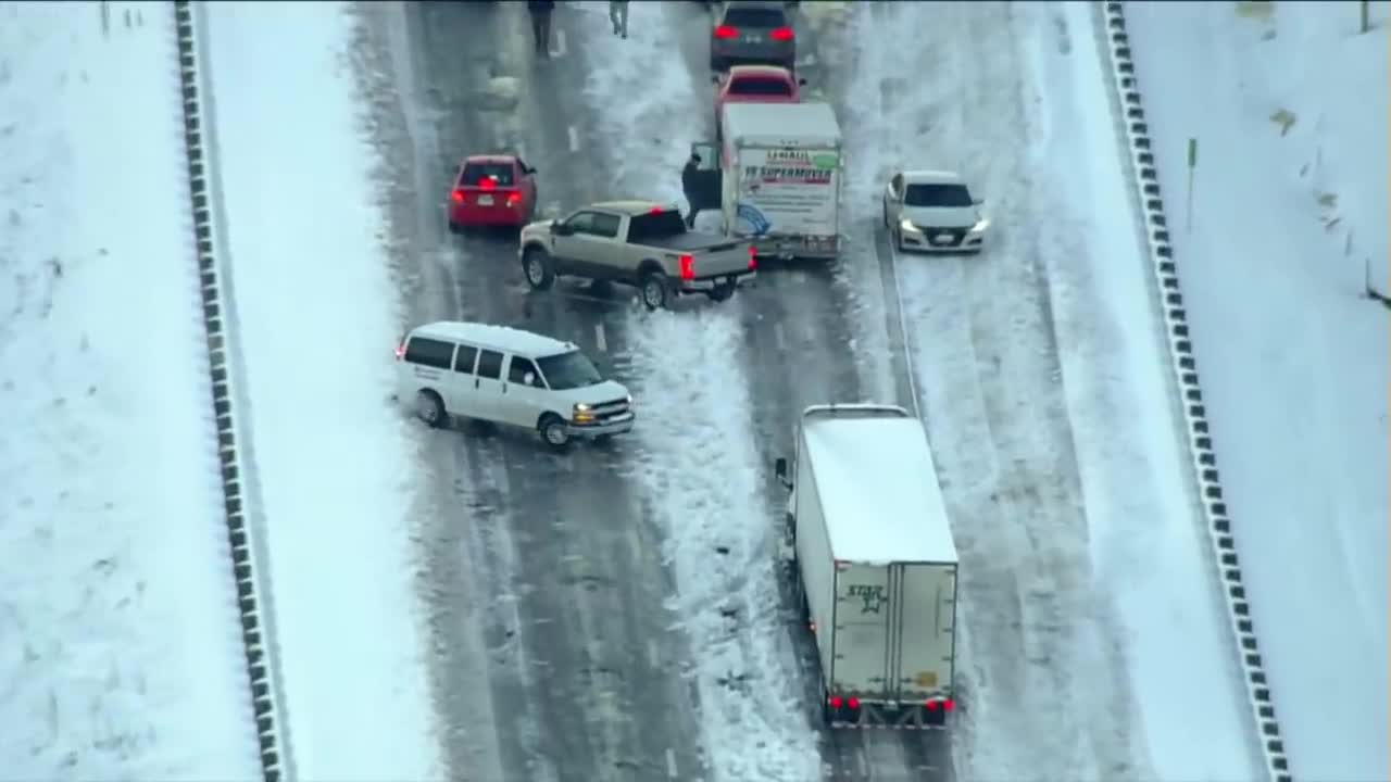 95 Shutdown_ Stranded cars turn around on Virginia highway to escape traffic