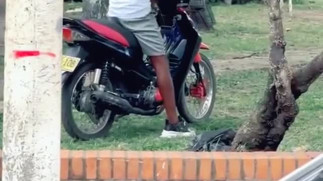 Prank elektrik phone bikin ngakak