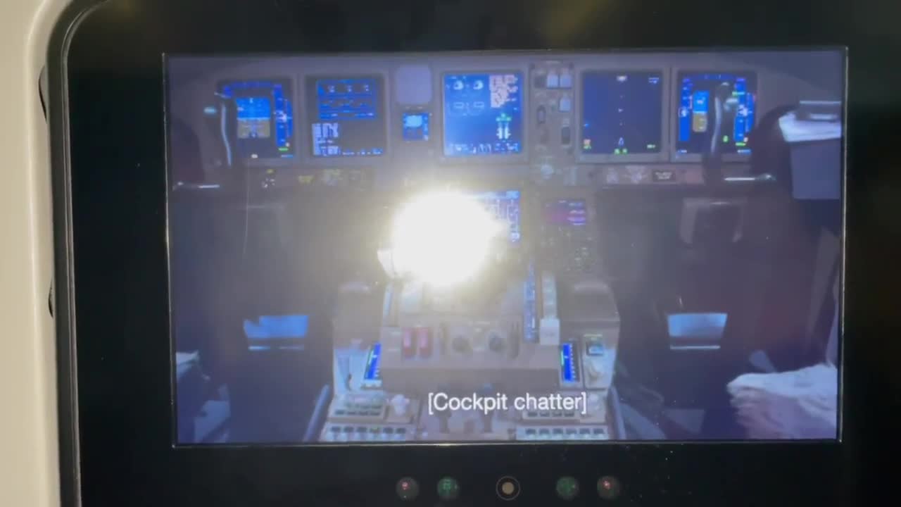 Pax from South Africa are not allowed to exit the plane in Amsterdam due to "Nu" variant.