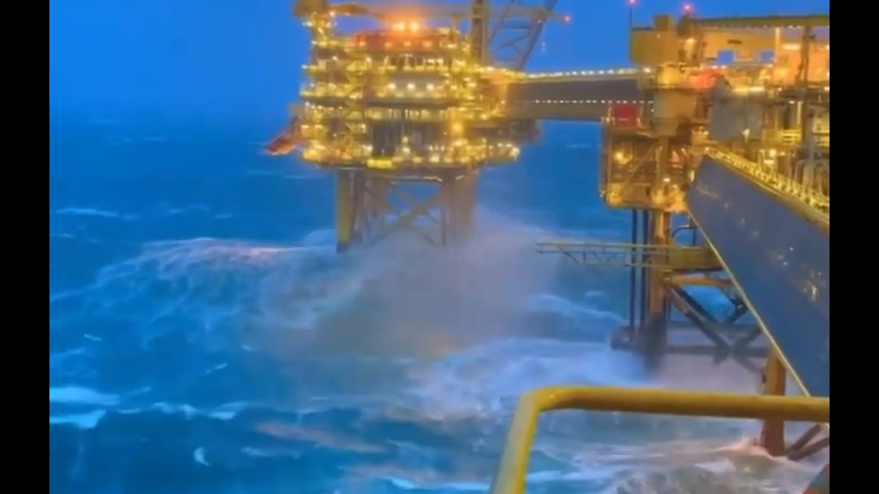 Could you work here ??? 🌊 🫣😱