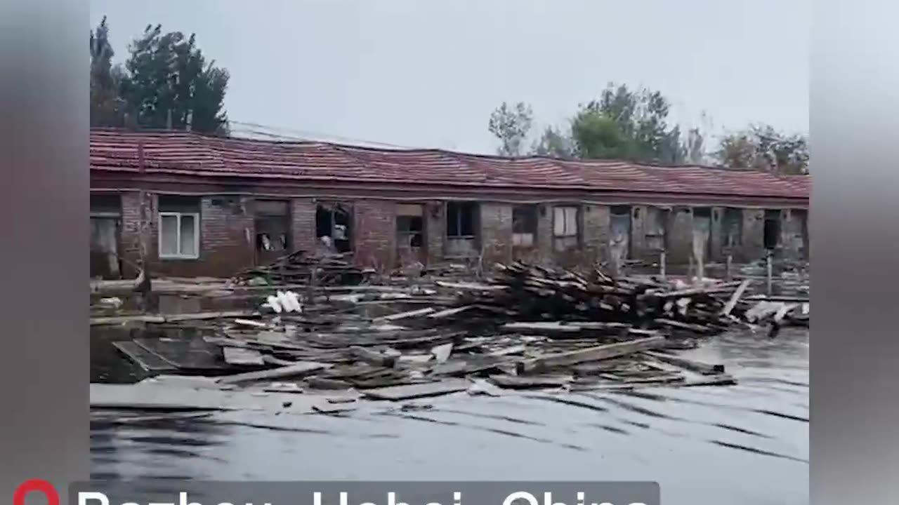 Three weeks after the flooding, the water is still half a meter deep in a factory in Bazhou, Hebei