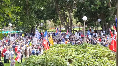 Thousands protest covid-tyranny in Sydney, Australia.
