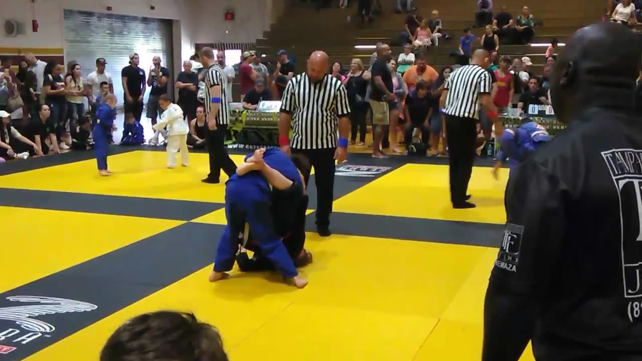 Girl BJJ match