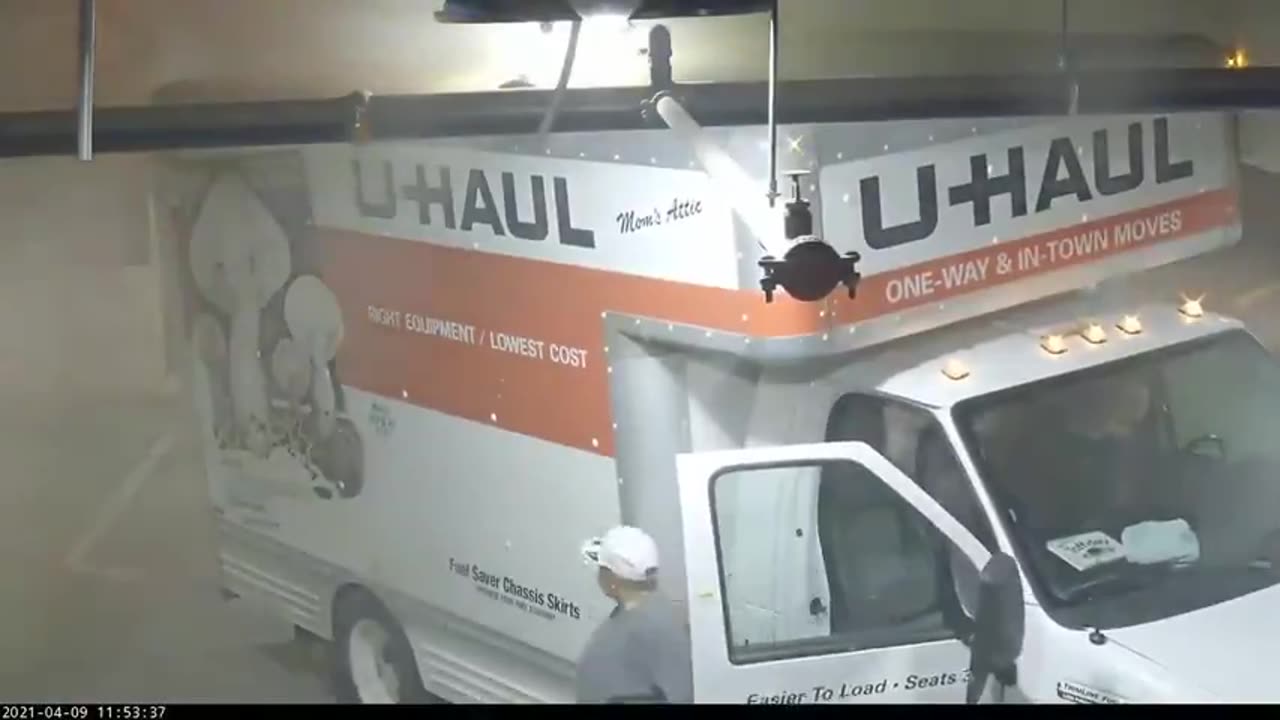 It gets worse the longer you watch. (no sound)