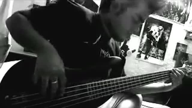 Mudvayne 'Dig' bass cover (exact ver.) by Kanad Roy