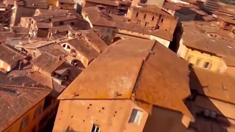 Sienna Italy. .drones crazy 🤪