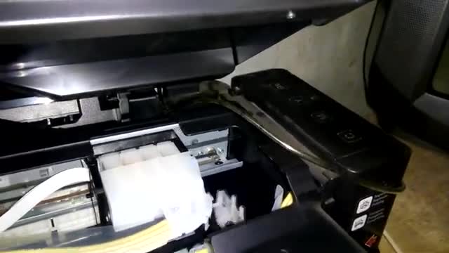 Impressora EPSON L355 manutençaõ no dispenser. Video 1.