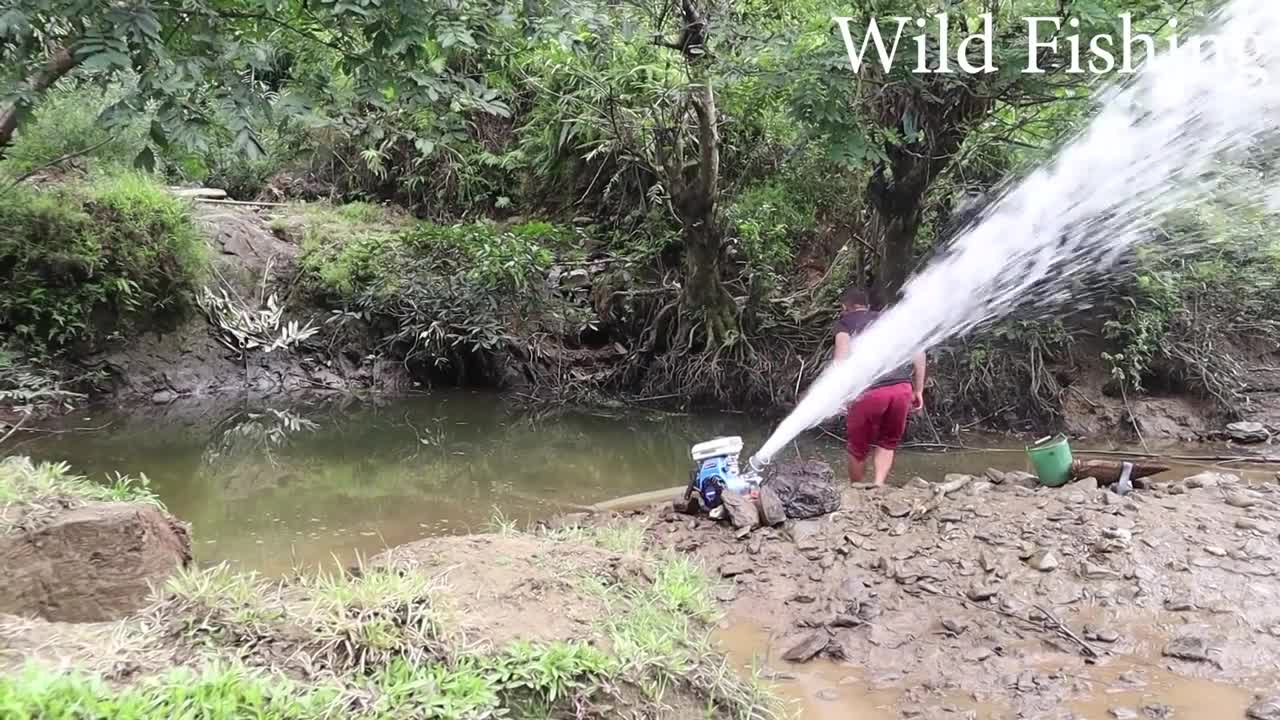 Fishing Exciting, Use A Large Capacity Pump, Catch Many Of Fish In The Lake