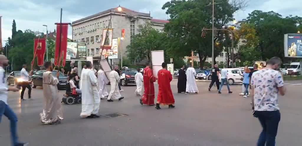 litija ulicama Podgorice policija ne obezbjeđuje saobraćaj
