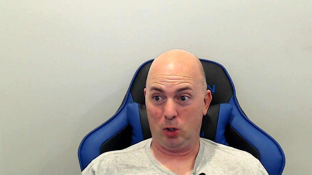 REALIST NEWS - Woo Woo Dude - "I see a bad moon a-risen"