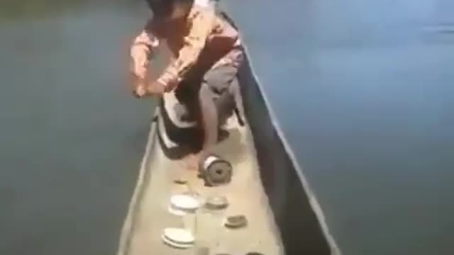 Dua Anak Mancing Diperahu Dapat Ikan Gede