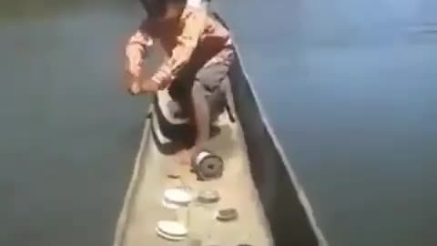 Dua Anak Mancing Diperahu Dapat Ikan Gede