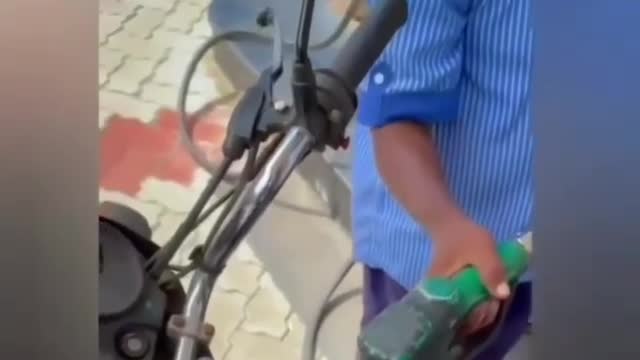 Petrol bunk video