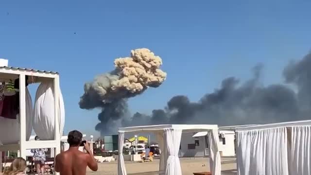 🔥🇺🇦 The Armed Forces of Ukraine have bombed a military airfield in Novofedorovka, Crimea.