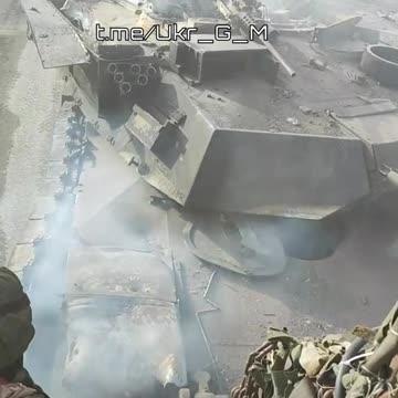 Russians Evacuate an Abrams Trank