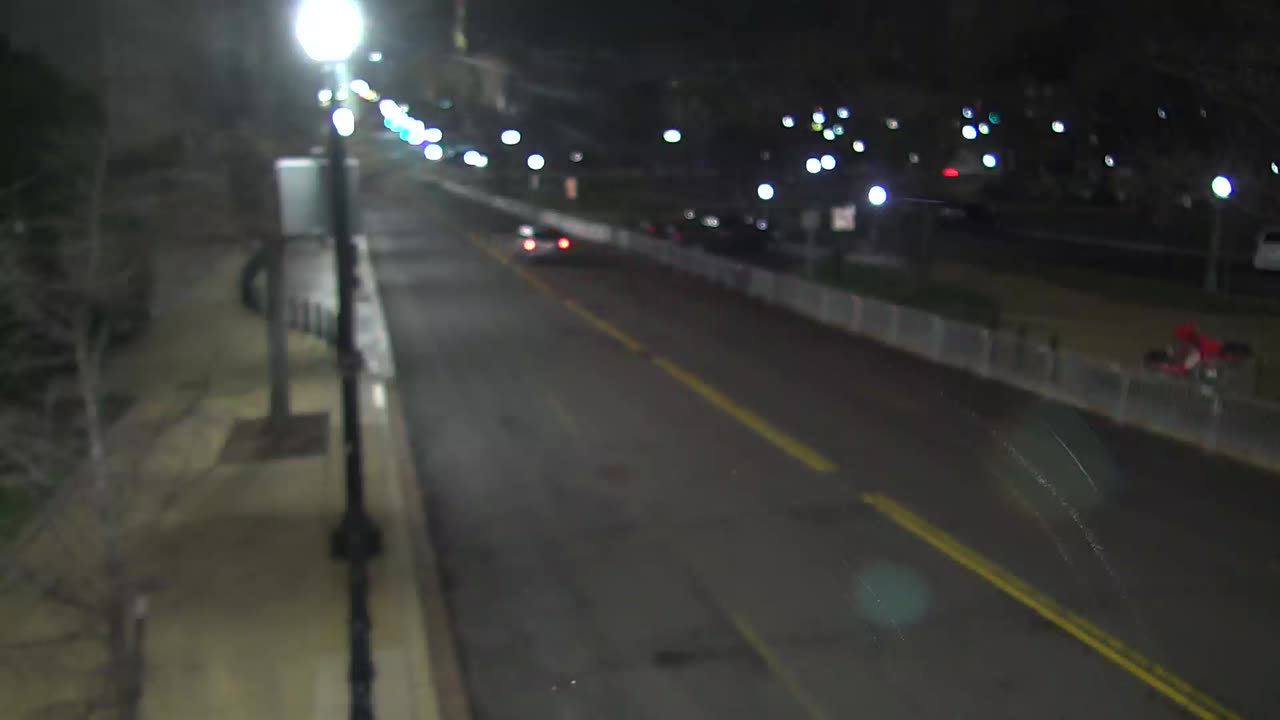 0936RHOB00IndepAveSWEastofTaxi_2021-01-06_02h40min01s037ms.mp4