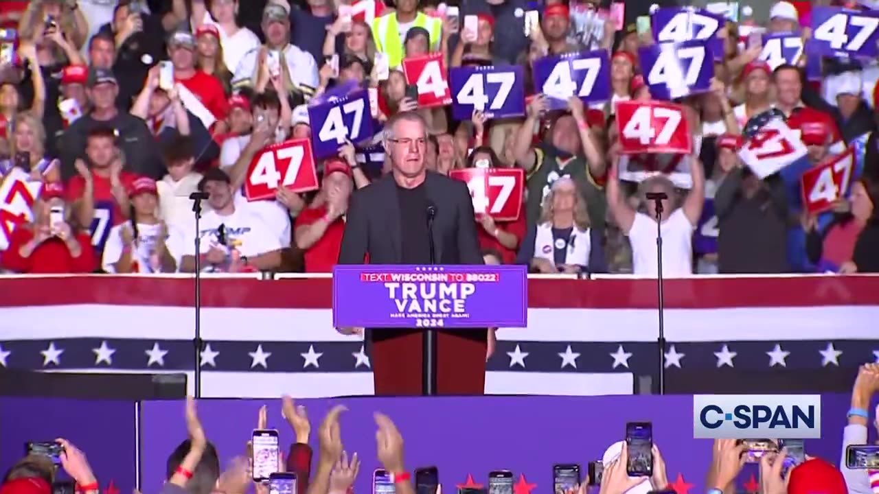 Hall Of Fame Quarterback Supports Trump At Green Bay Rally (VIDEO)