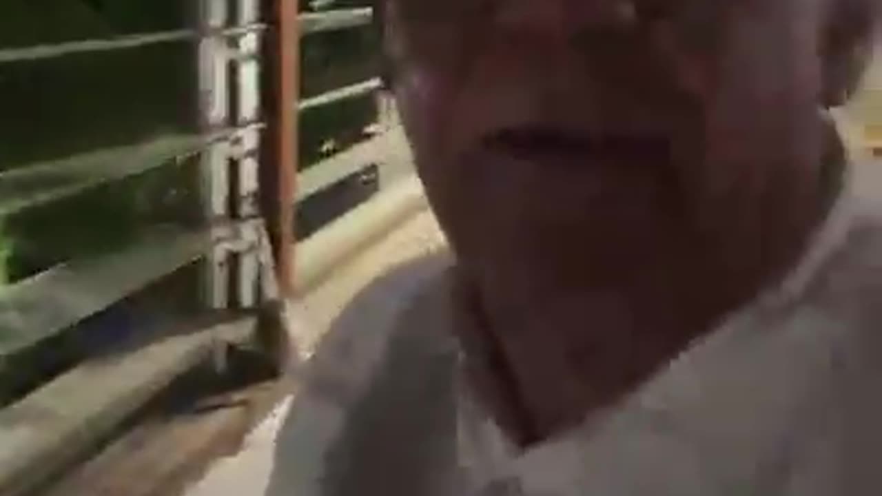Venezuelanos vêm defender a Embaixada da Argentina na Venezuela...