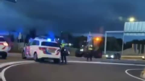 Police shooting at Dutch farmers protesting