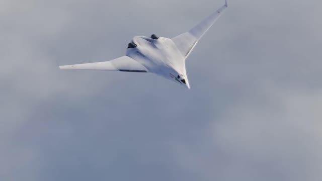 Russia's New Stealth Bomber - the Invisible PAK-DA