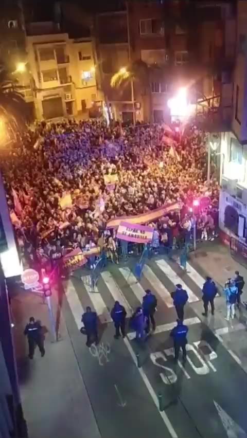 Reconquista Again: Spain is Christian, Not Muslim! España es cristiana, no musulmana