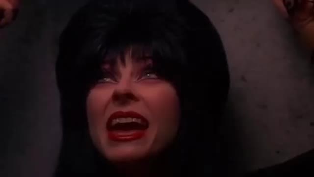 Elvira's Cassandra Peterson Reveals 19-Year Relationship With a Woman.