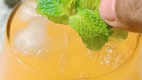 Fresh Passion Fruit Mojito