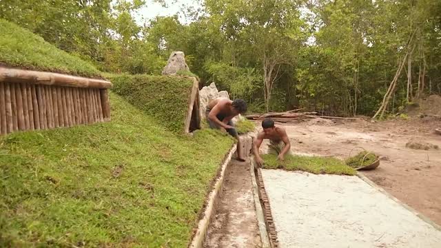 Building Underground Hut with Grass roof