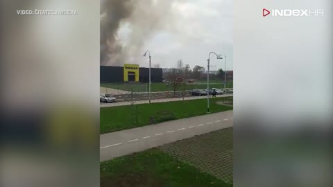 Zapalilo se skladište PRIME