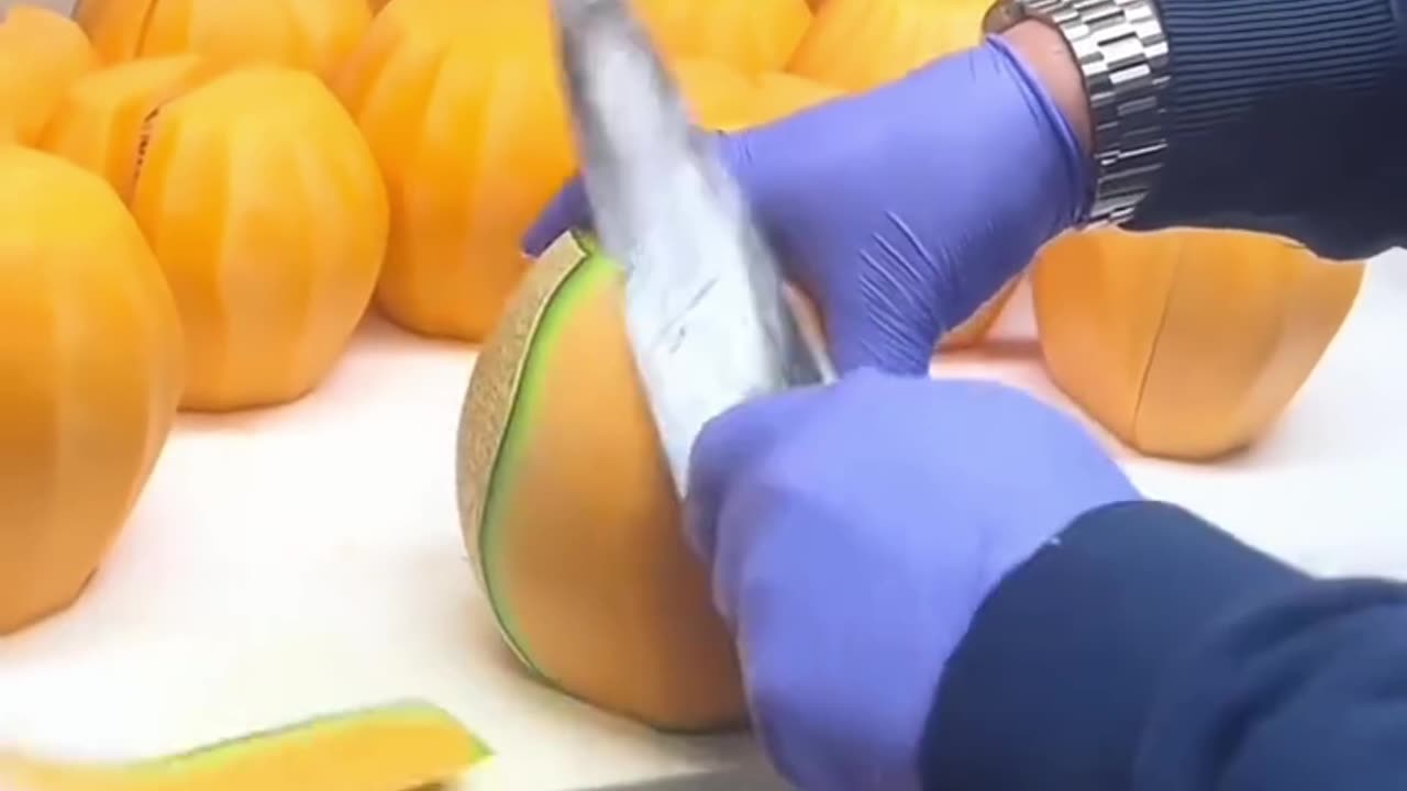 SATISFYING cutting