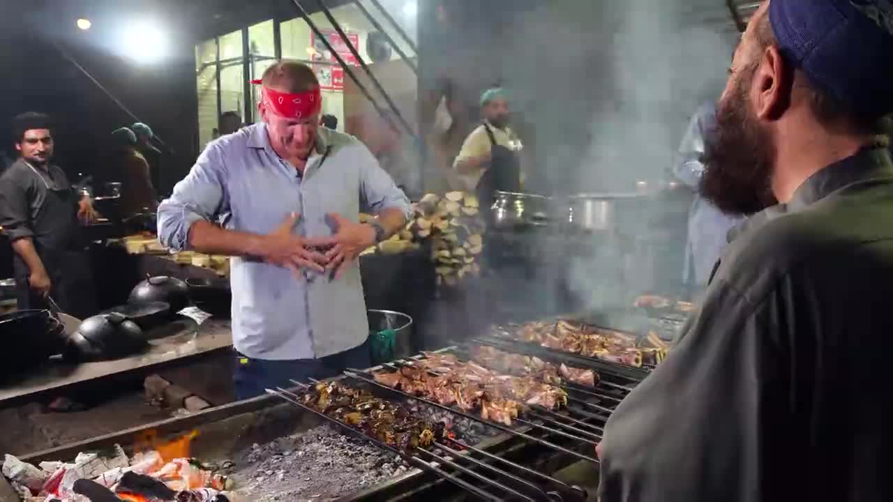 Pakistan Street Food at Night!! Vegans Won’t Survive Here-6