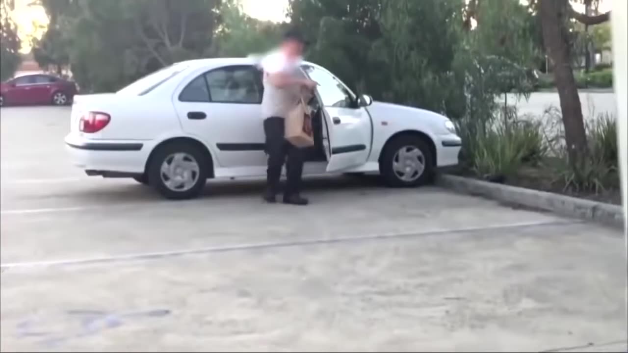 Arabic funny bomb prank😂