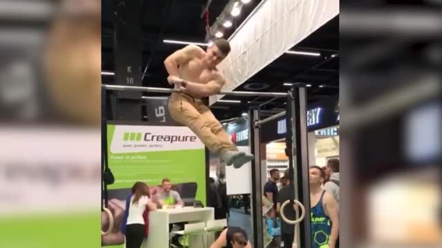 Scaring People at The Gym with Calisthenics #4 - Z1t0 Workout Special Edition