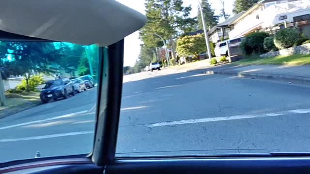 I LIVE ON A MOVIESET. NOBODY IN THE HOUSES AROUND ME.