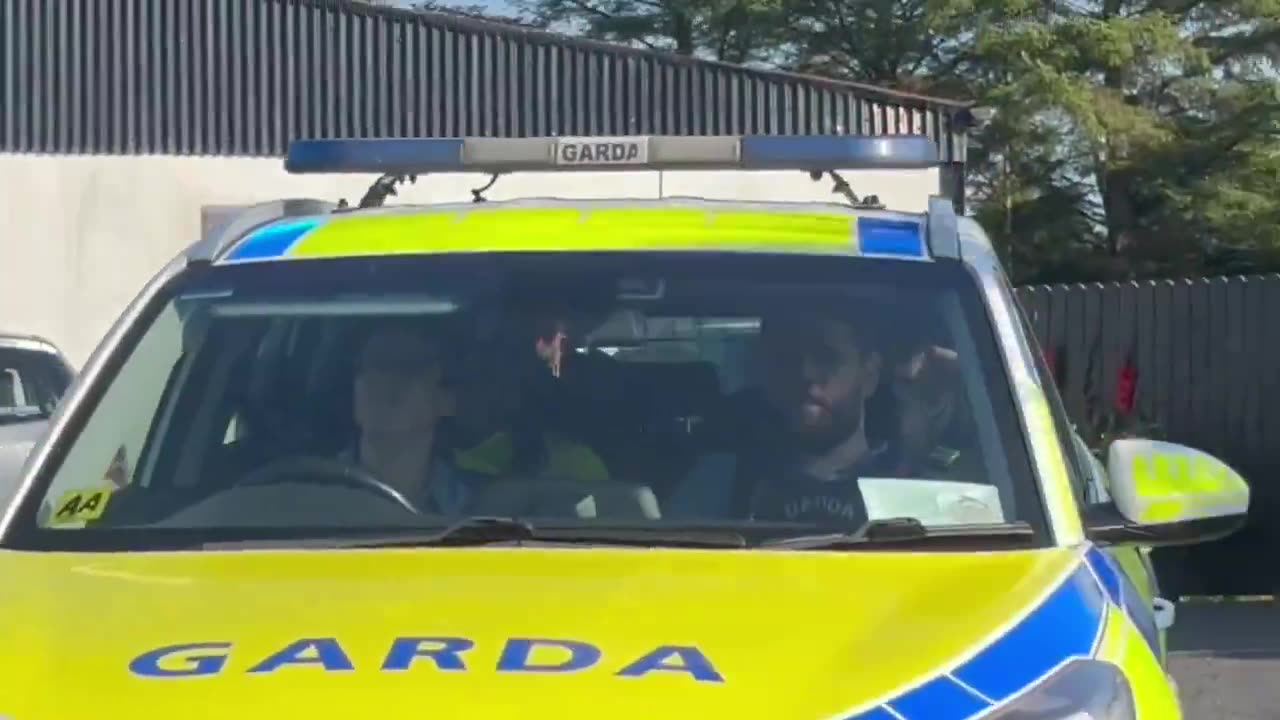 Ireland: police try to arrest a teacher who refuses to endorse transgender ideology