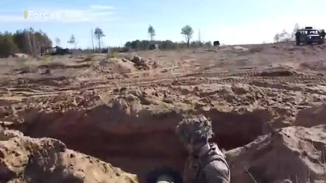 UK troops demonstrate weapons being sent to Ukraine