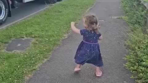 This little angel waits for her father every day with his truck to hug him and help