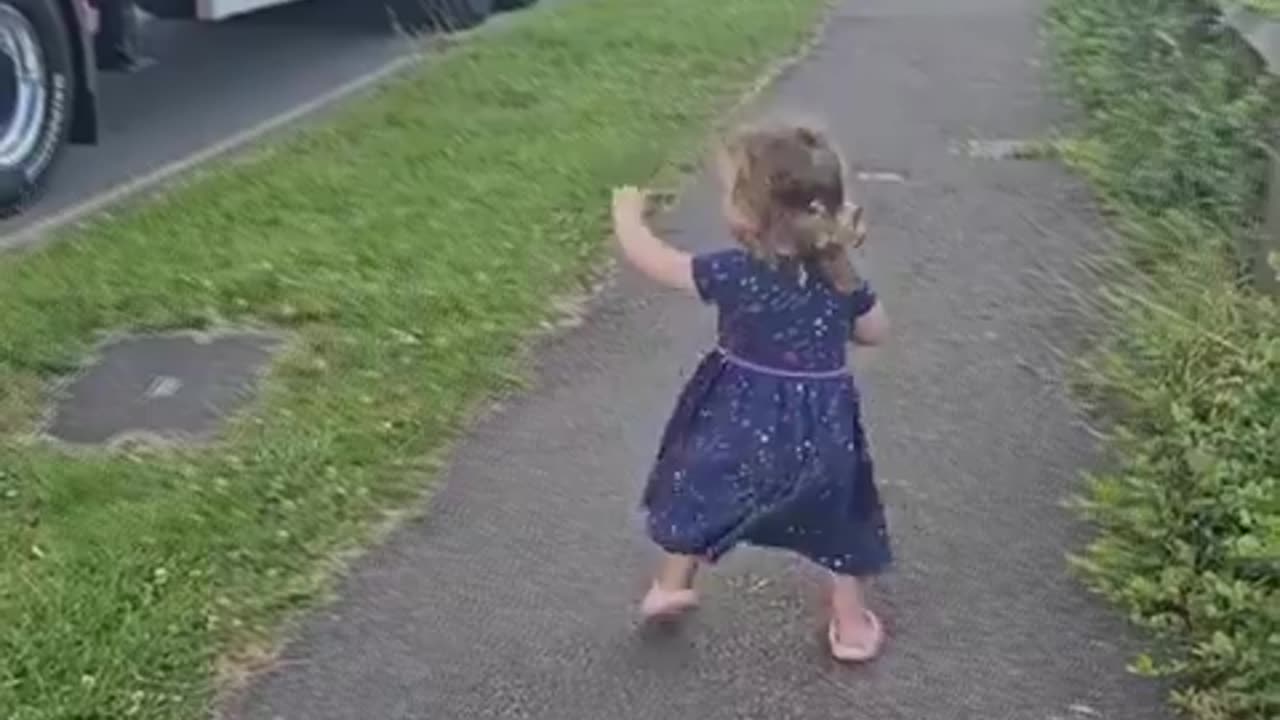 This little angel waits for her father every day with his truck to hug him and help